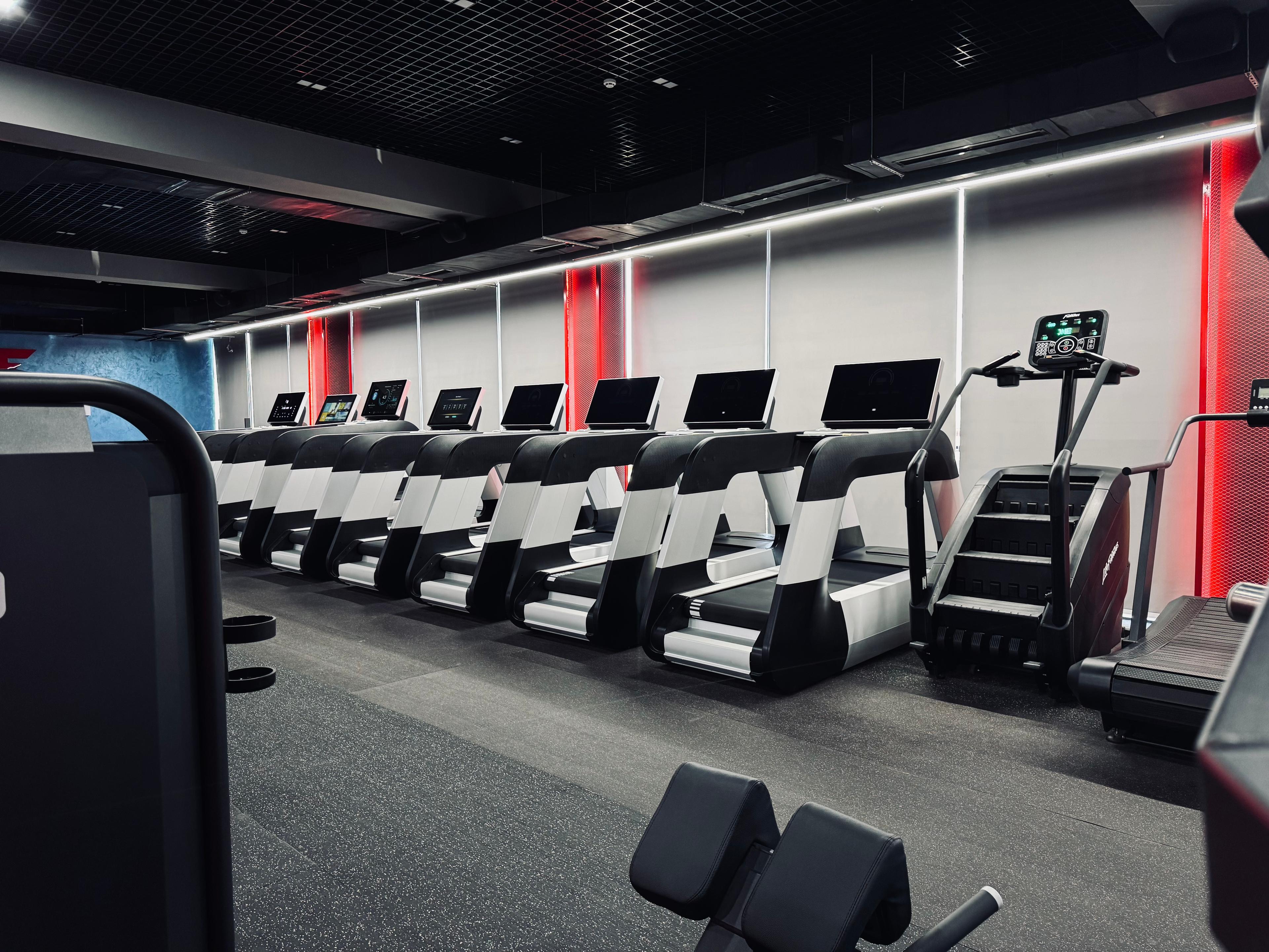 Men's Fit & Lady Fit studio image