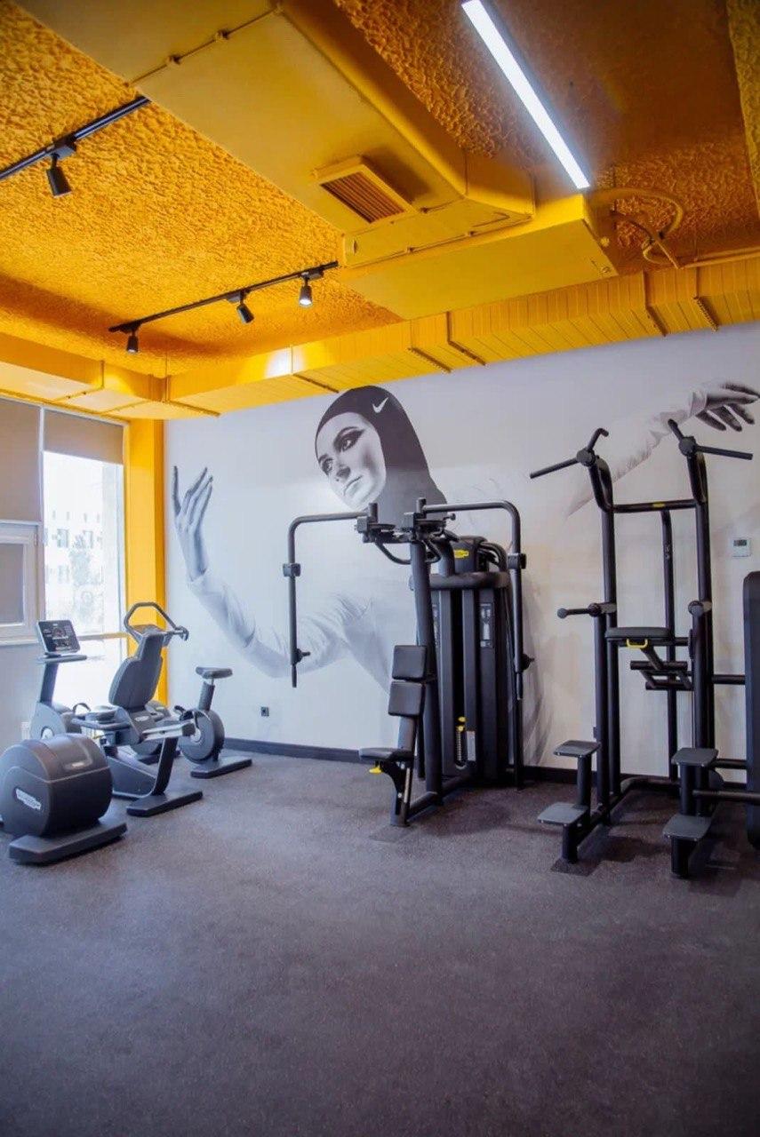 Safa Lady Fit studio image