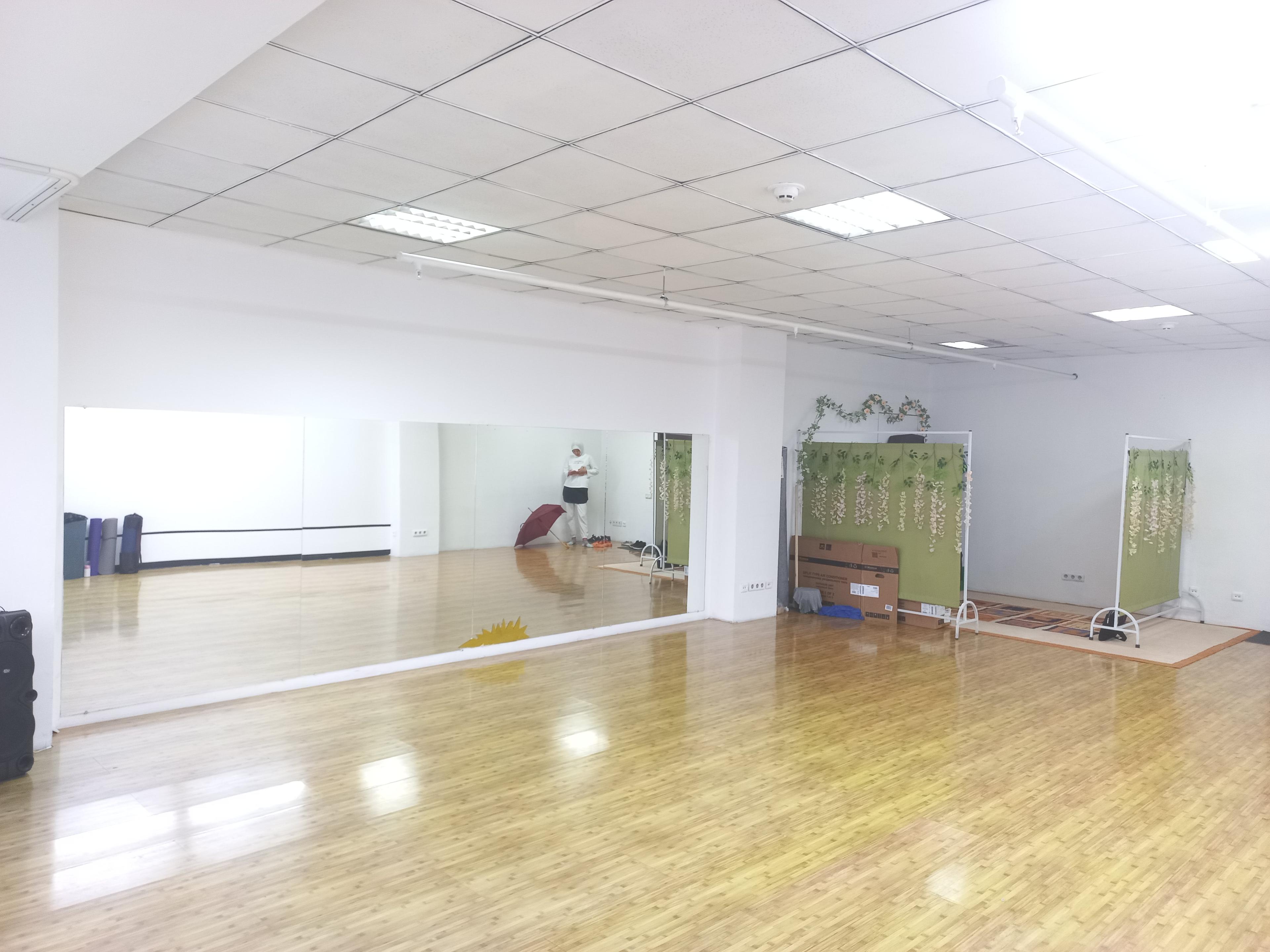 Йога Сау Омыртқа studio image