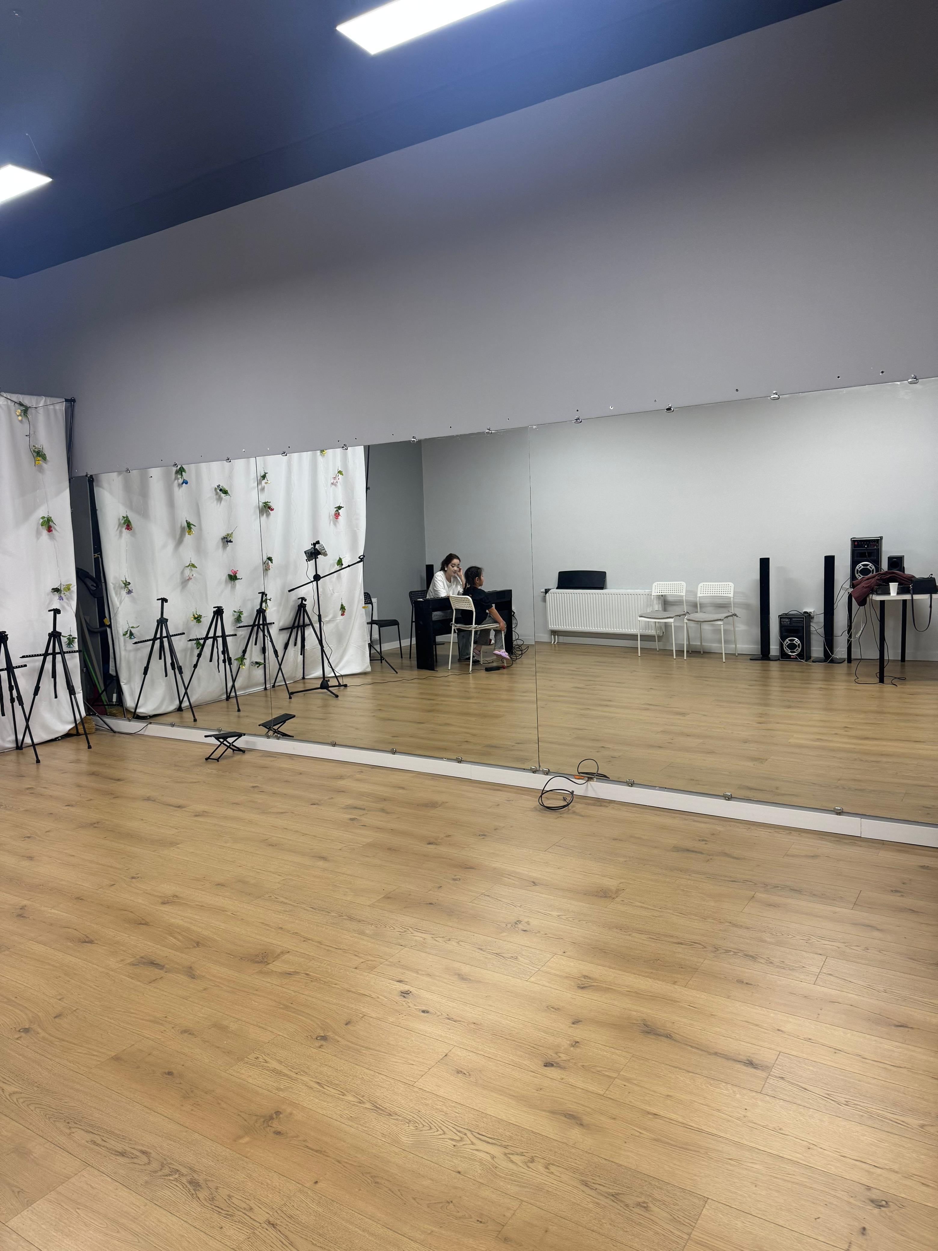Saya Music studio image