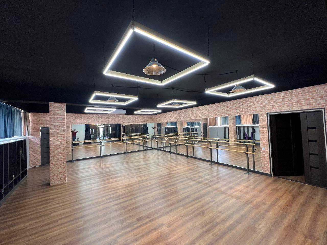 Royal dance studio image