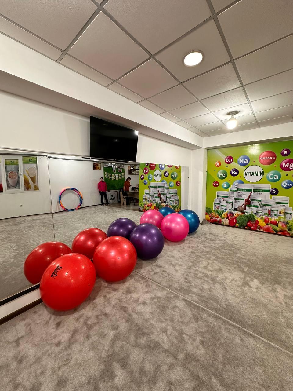 Moviy Farangiz studio image