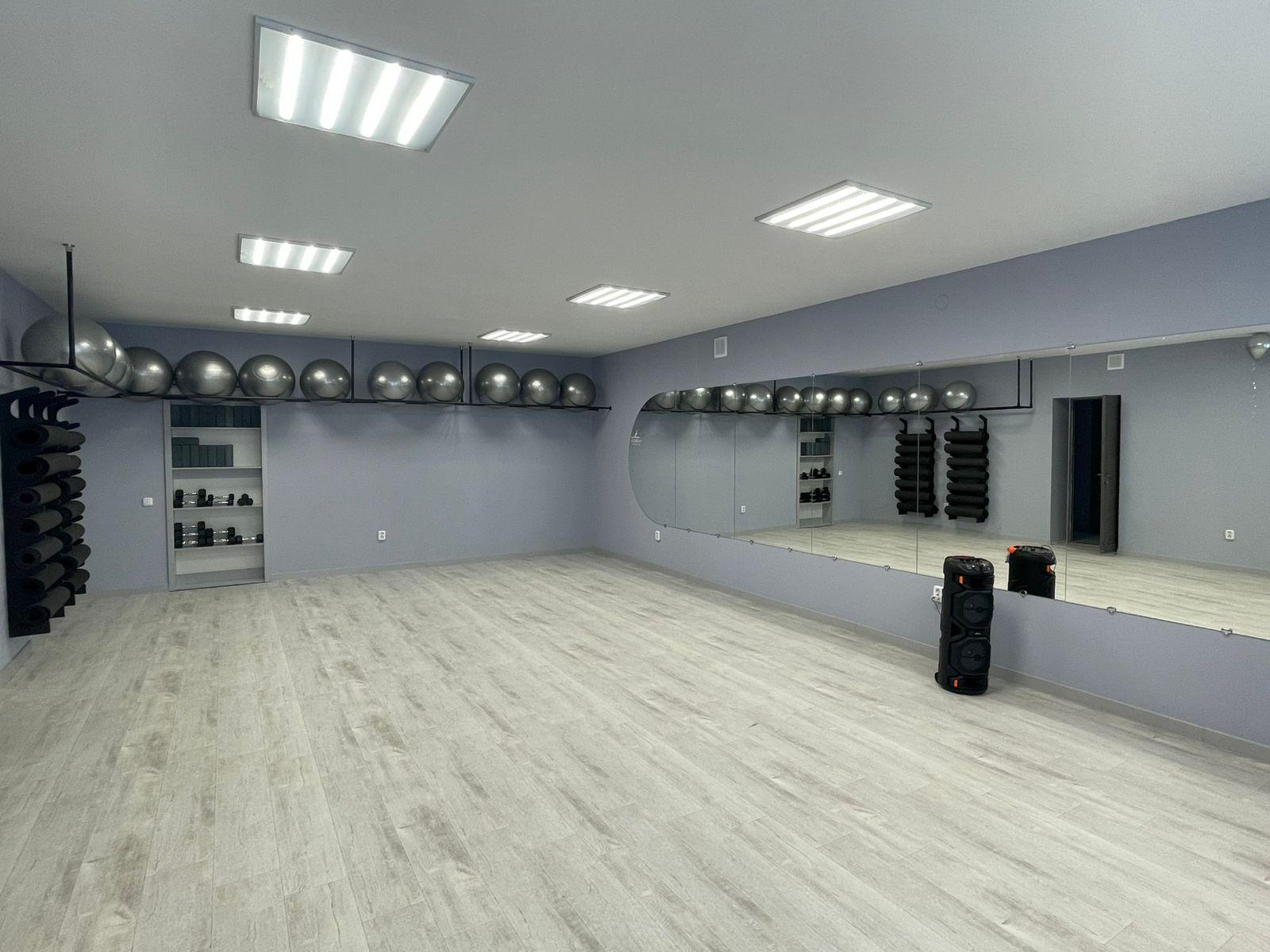 FitЖен Premium studio image