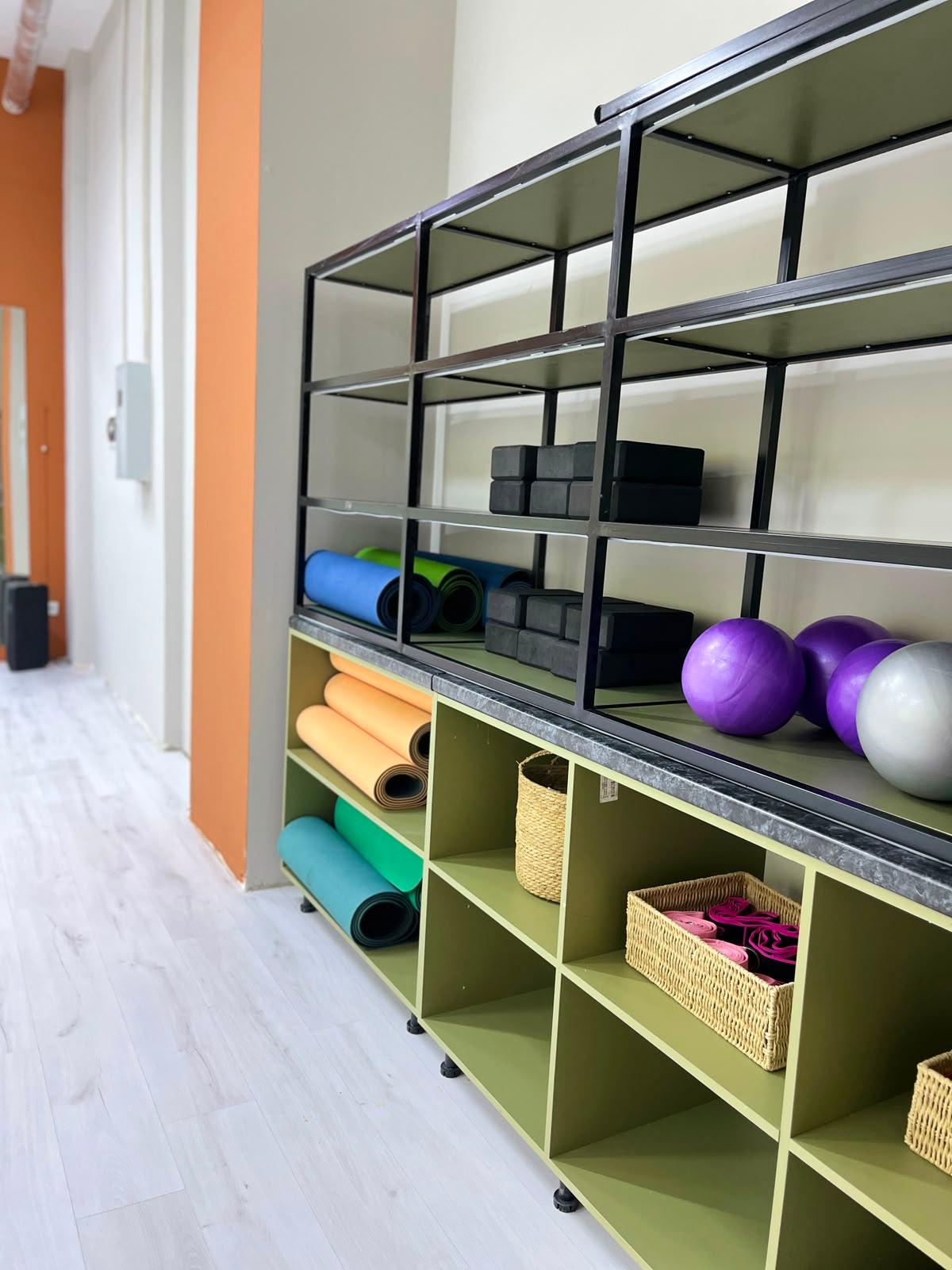 AruSana studio image