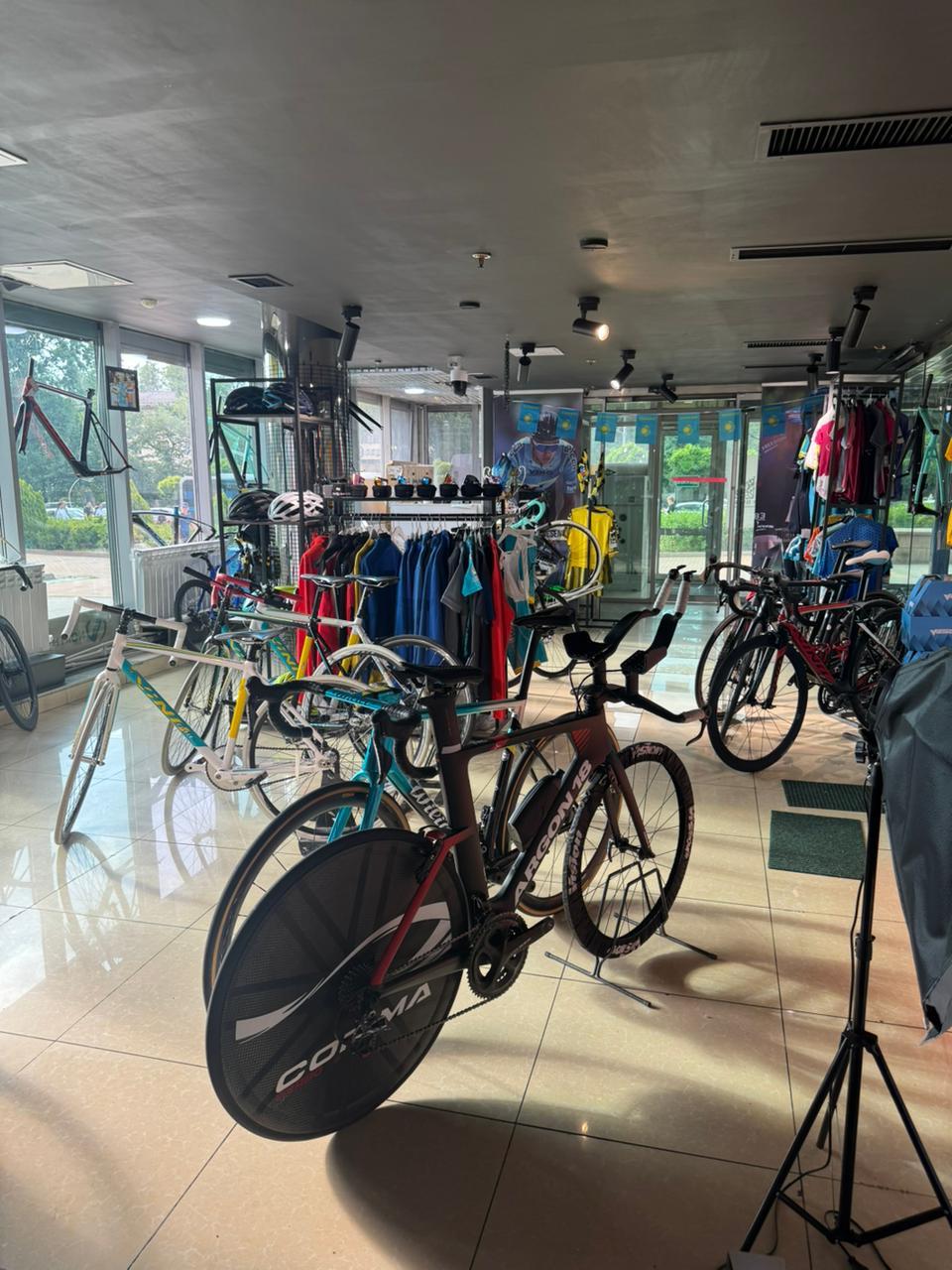 Vino bike studio image