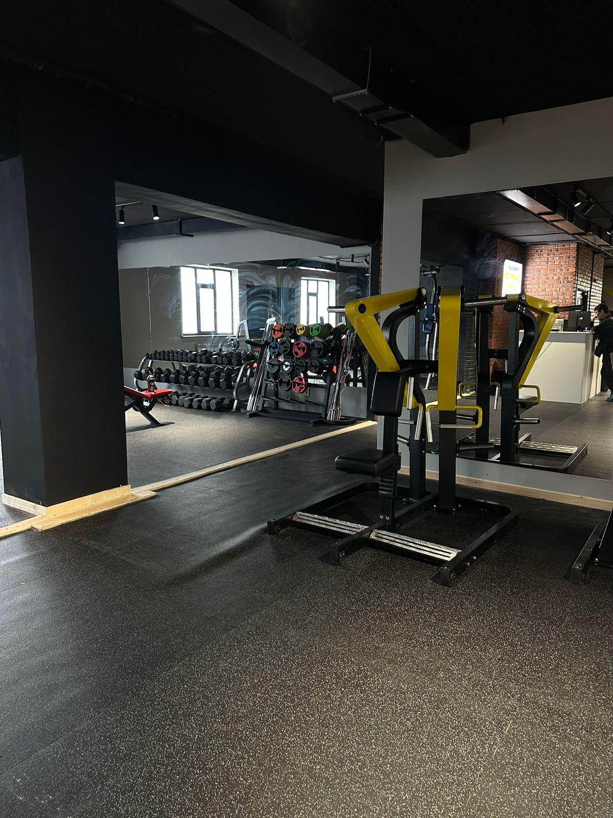 Champion Gym на Жумабаева studio image